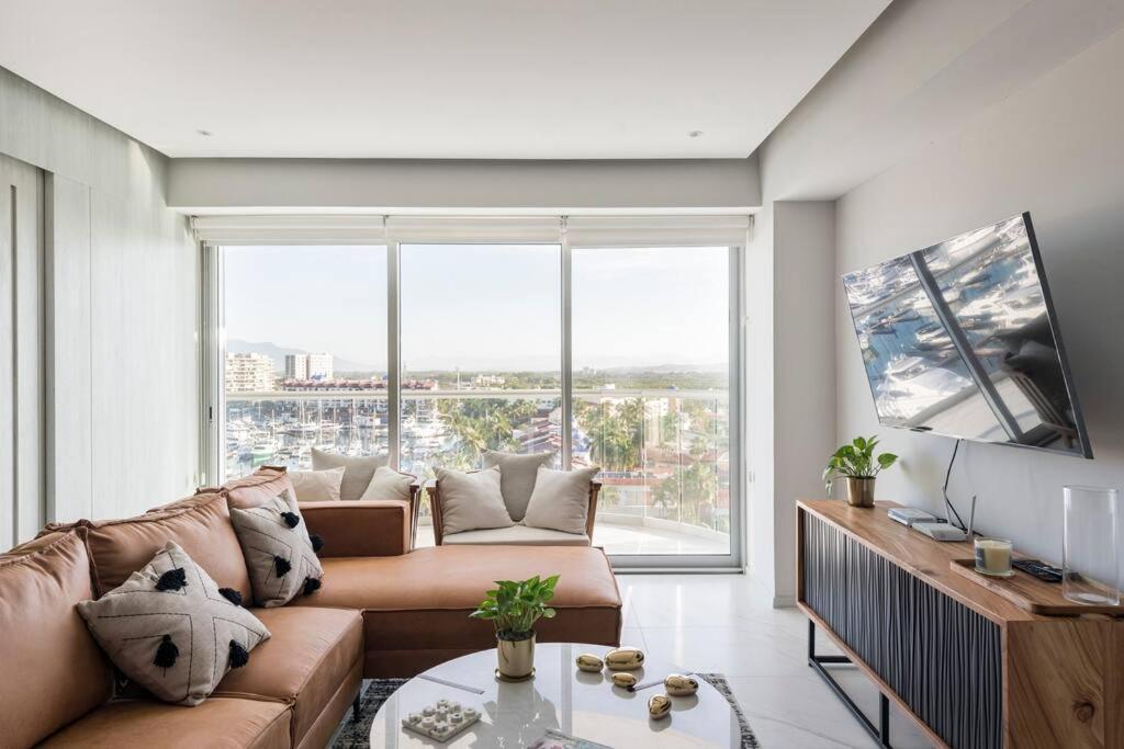 Luxury Condo On The Marina بويرتو فالارتا المظهر الخارجي الصورة