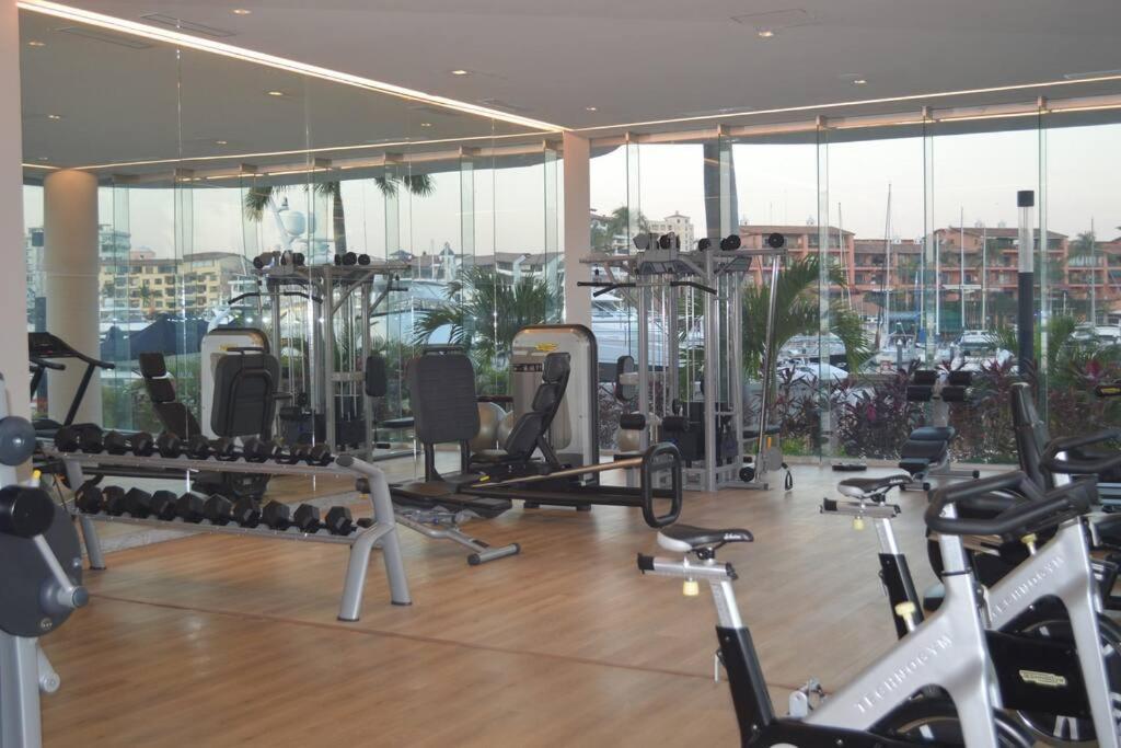 Luxury Condo On The Marina بويرتو فالارتا المظهر الخارجي الصورة